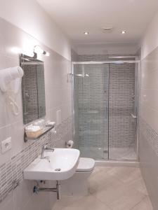 A bathroom at Maison Carolina