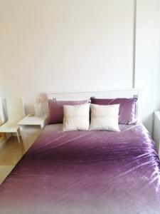 Łóżko lub łóżka w pokoju w obiekcie Spacious modern apartment in Los Alcazares very close to beach