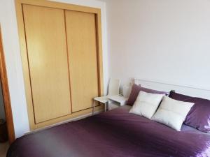 Łóżko lub łóżka w pokoju w obiekcie Spacious modern apartment in Los Alcazares very close to beach