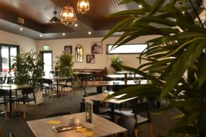 Garden Hotel餐厅或其他用餐的地方