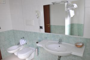 Koupelna v ubytování Hotel Dell'Arpa