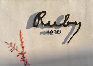 Majutusasutuses The Ruby Hotel olev sertifikaat, autasu, silt või muu dokument