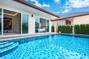 Fotografie z fotogalerie ubytování Luxury Pool Villa A18 / 3BR 6-8 persons v destinaci Ban Huai Yai