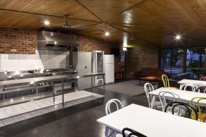 Kuhinja oz. manjša kuhinja v nastanitvi BIG4 Albury Tourist Park
