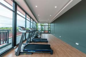 Fitness centrum a/nebo fitness zařízení v ubytování Aurora Suvarnabhumi