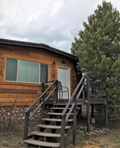 山林小屋所在大楼