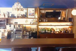 A área de bar ou lounge em DJANGO Hostel & Lounge
