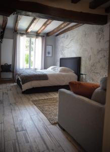 シュヴェルニーにあるLA DEMALERIEのギャラリーの写真