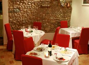 Restorāns vai citas vietas, kur ieturēt maltīti, naktsmītnē Hotel Le Macine