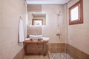 A bathroom at Ale&Ana studios