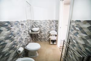 Vonios kambarys apgyvendinimo įstaigoje Il Miracolo di San Gennaro