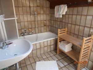 Koupelna v ubytování Haus Schneider + 29 fotografií
