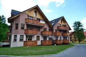 Το κτήριο όπου στεγάζεται  το διαμέρισμα