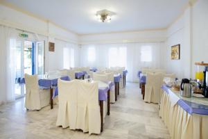 Coffee and tea making facilities at Gardenia Hotel