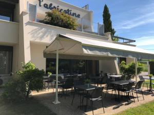 Restaurace v ubytování Logis Hôtel l'Abricotine