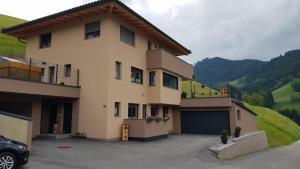 Nespecifikovaný výhled na hory nebo výhled na hory při pohledu z apartmánu