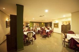 En restaurant eller et andet spisested på SPACE VALLEY FLAT