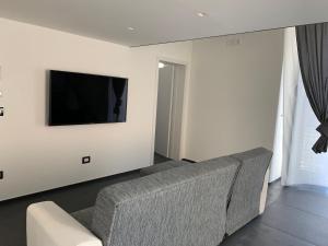 TV o dispositivi per l'intrattenimento presso Little Dreams Apartment