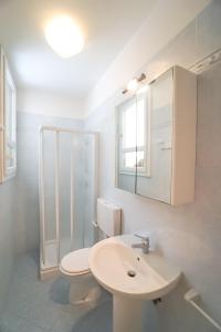 A bathroom at Residence Giuliana