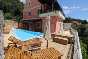 Bazen u ili blizu objekta Belvedere ,Pyrgi,Corfu ,stunning Ipsos bay view