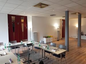 Mercure Strasbourg Centre Gare tesisinde bir restoran veya yemek mekanı