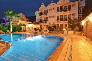 Bazén v ubytování Olympos Hotel - Adults Only nebo v jeho okolí