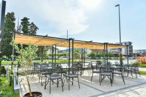 Restauracja lub miejsce do jedzenia w obiekcie Hotel Lajka Luxury
