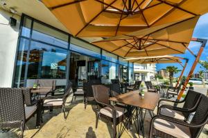 Restauracja lub miejsce do jedzenia w obiekcie Hotel Lajka Luxury