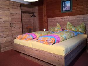 Кровать или кровати в номере Haus Rosemarie