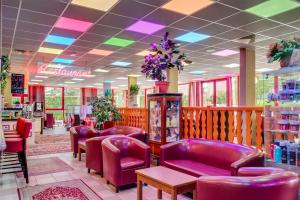 Posezení v ubytování Hôtel Siatel Besançon Chateaufarine