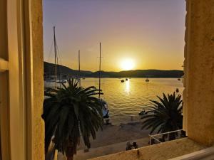 Hrvatska, VIS, Apartman nono Ive
