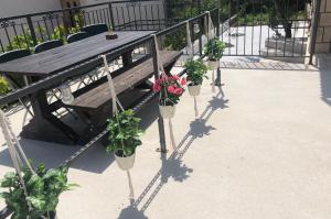 Balkón nebo terasa v ubytování Apartments Šuker