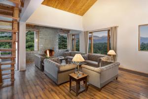 A seating area at Hotel Delfryn Még 19 kép