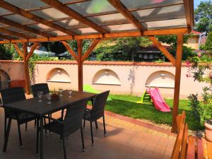 Zahrada ubytování Aqua Azur Apartman