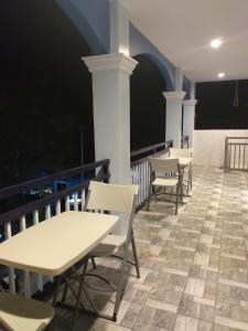 Balkón nebo terasa v ubytování Azulea Lodging House Oslob