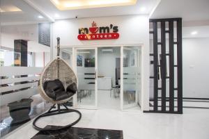 Kuchyň nebo kuchyňský kout v ubytování RedDoorz Plus near Politeknik Negeri Malang + 18 fotografií