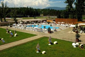 Bazén v ubytování Tskaltubo Plaza Hotel nebo v jeho okolí