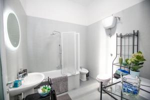 Boscoreale Vanilla Flats Free Parking tesisinde bir banyo