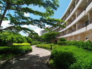 Κήπος έξω από το Howard Beach Resort Kenting