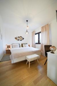 Giường trong phòng chung tại Villa Suncica with Heated Pool, Jacuzzi and Bikes near Zadar