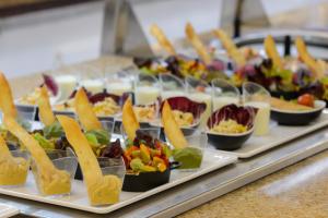 Comida en o cerca de este hotel