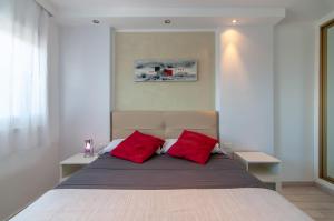 A bed or beds in a room at Los Tajinastes 1A034