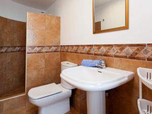 Koupelna v ubytování Holiday Home Mas Ambros by Interhome