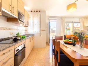 Köök või kööginurk majutusasutuses Holiday Home 1 Casas by Interhome