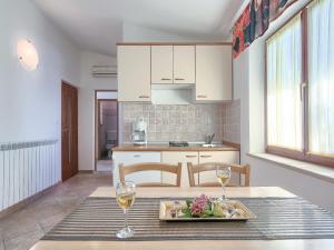 Apartment Ulika by Interhome tesisinde mutfak veya mini mutfak