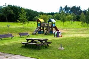 Zona de juegos infantil en Apartamentos Rurales Larrago