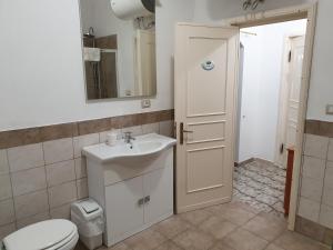 Kúpeľňa v ubytovaní Guest House Tra Rocce E Mare
