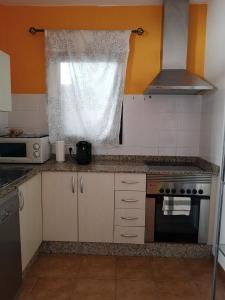 Kuchnia lub aneks kuchenny w obiekcie Lau Haizeta Beach