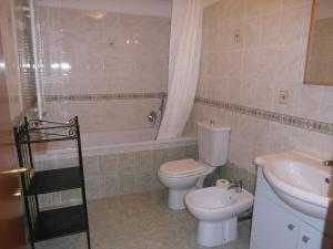 A bathroom at Ali