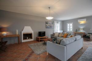 A seating area at Villa Kairos Naxos